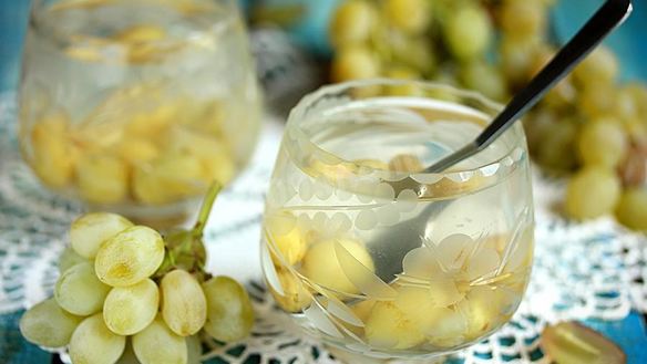 Рецепт Компот из винограда в кастрюле