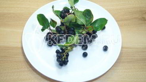 компот из яблок с ягодами на зиму