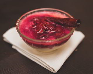 Миндальный крем с вишневым компотом