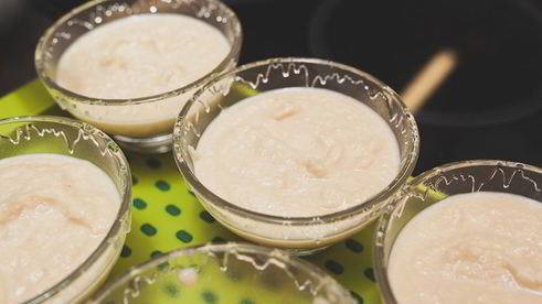 миндальный крем с вишневым компотом