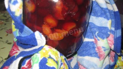 сливовый компот из сливы с косточками