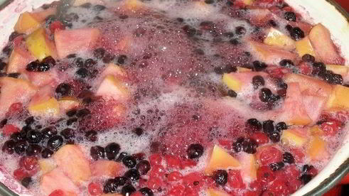 ягодно-яблочный компот