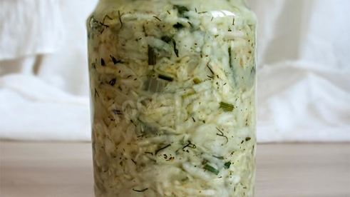 квашеная капуста с луком на зиму
