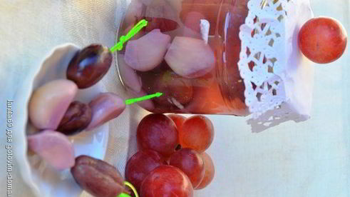 маринованный чеснок с виноградом