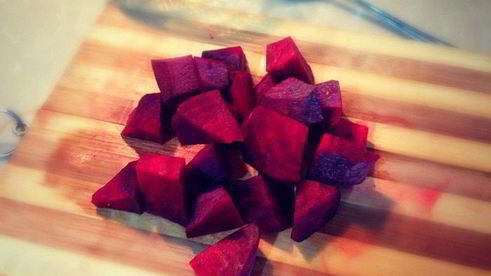 маринованный лук и яйца в свекольном рассоле