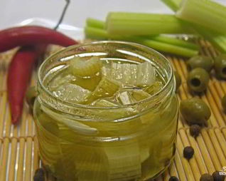 Маринованный сельдерей