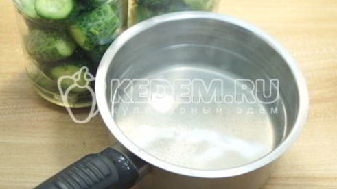 маринованные огурцы с укропом закусон