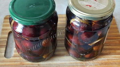 маринованные сливы с чесноком