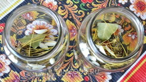 помидоры, маринованные с патиссонами