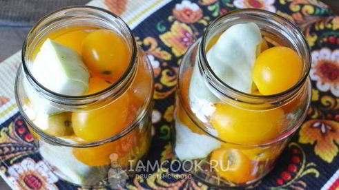 помидоры, маринованные с патиссонами