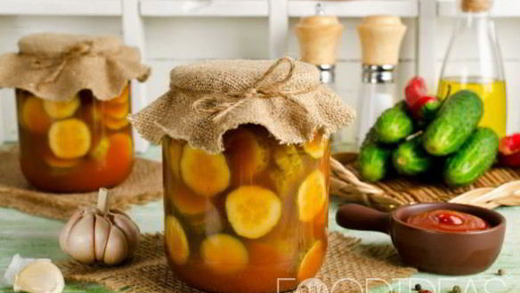 Рецепт Огурцы в томатной заливке с томатной пастой на зиму