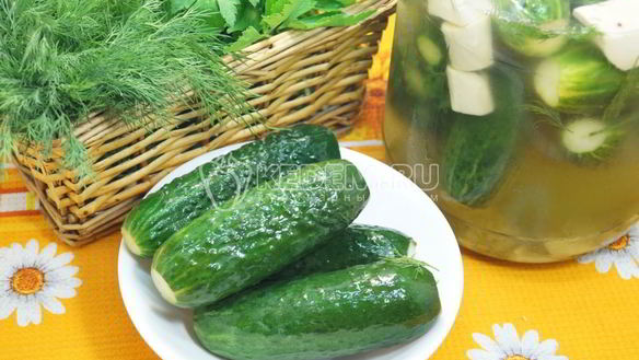 Рецепт Хрустящие малосольные огурцы в банке