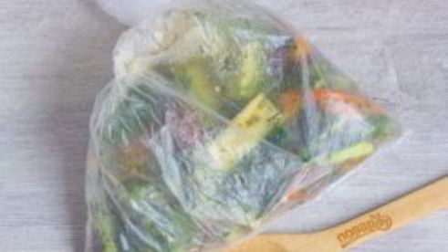 малосольные овощи в пакете