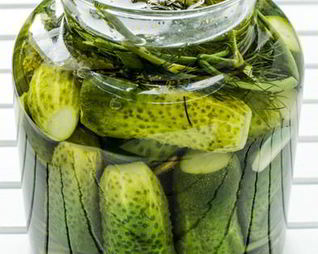 Острые малосольные огурцы