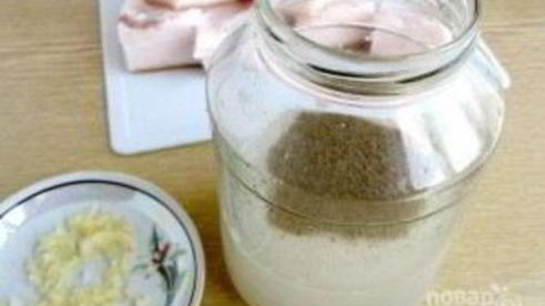 сало в банке