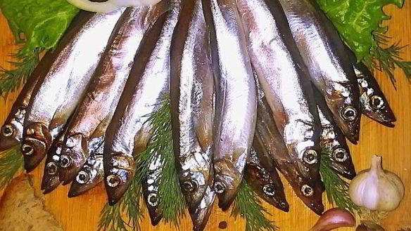 Рецепт Соленая мойва с чесночком