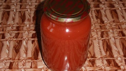 томатный сок, законсервированный на зиму