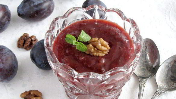 Рецепт Сливовое варенье с бананами и орехами