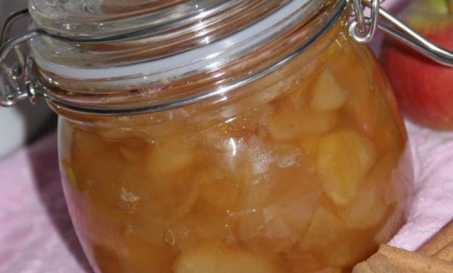 Яблочное варенье с корицей