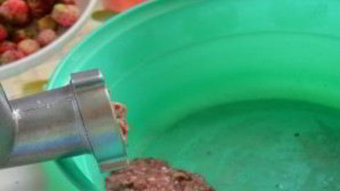 земляничное варенье через мясорубку