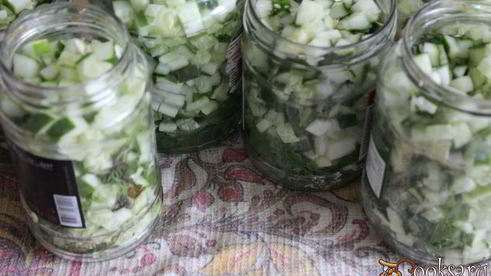 заготовка из огурцов для салатов и первых блюд