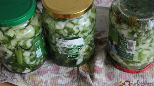 заготовка из огурцов для салатов и первых блюд