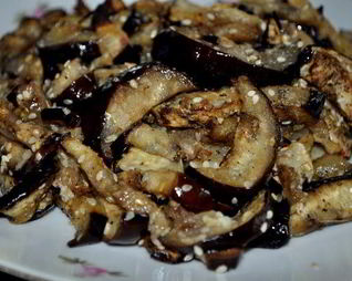 Баклажан с кунжутным семенем