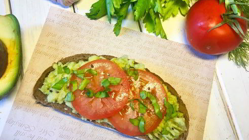 бутерброд с авокадо