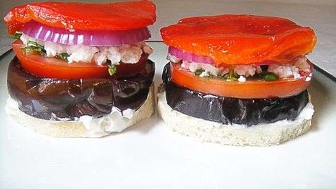 бутерброд с баклажанами