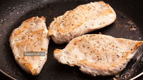 бутерброд с курицей и беконом