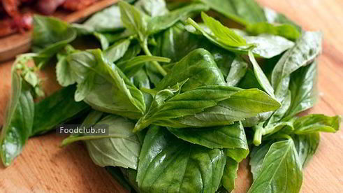 бутерброд с курицей и беконом