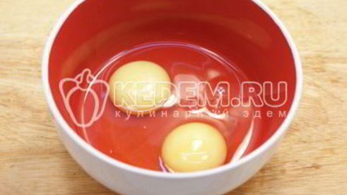 бутерброд с овощами и омлетом