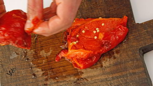 бутерброд с творожным сыром и печеным перцем