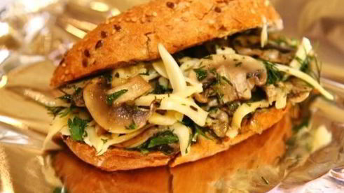 бутерброд-ссобойка с грибами и сыром