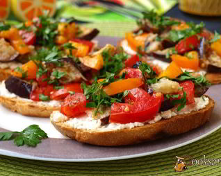 Бутерброды с баклажанами и помидорами