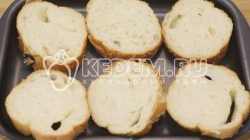 бутерброды с фаршем и томатным соусом