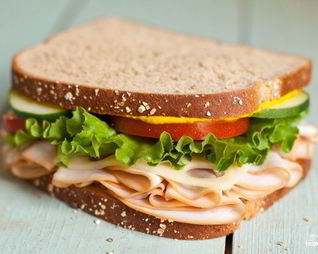 Бутерброды с колбасой на праздничный стол