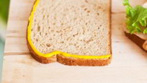 бутерброды с колбасой на праздничный стол