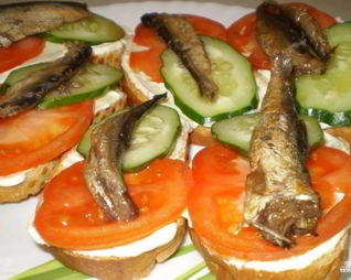 Бутерброды с консервированной рыбой