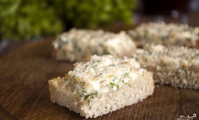 Бутерброды с копченым кальмаром