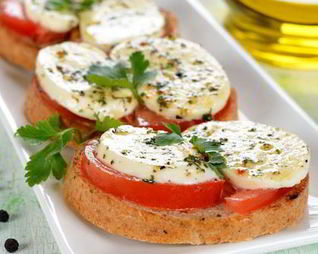 Бутерброды с курицей и моцареллой