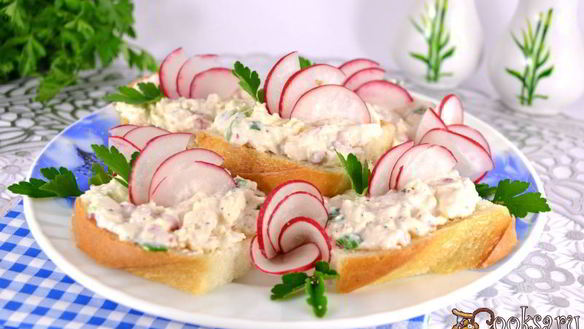 Рецепт Бутерброды с пастой из редиса и плавленного сыра