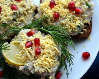 Бутерброды с пастой из сельди