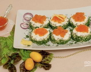 Бутерброды с семгой и красной икрой