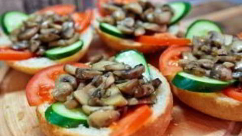 бутерброды с шампиньонами и сыром