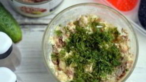 бутерброды с тунцом и икрой