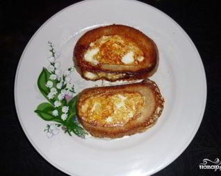 Бутерброды с яйцом на сковороде