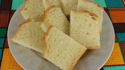 бутерброды с зеленым маслом и слабосоленой семгой