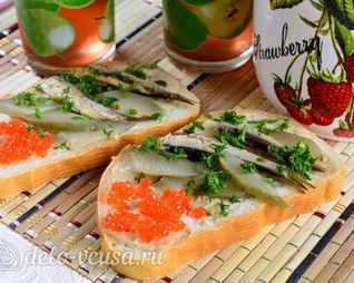 Бутерброды со шпротами и икрой