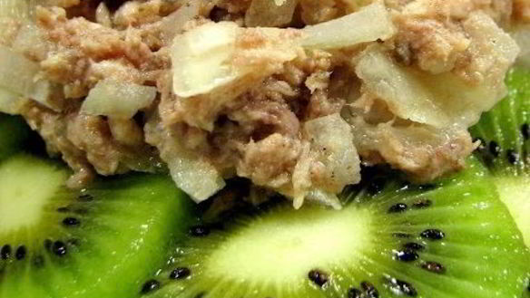 Рецепт Бутерброды со шпротами и киви